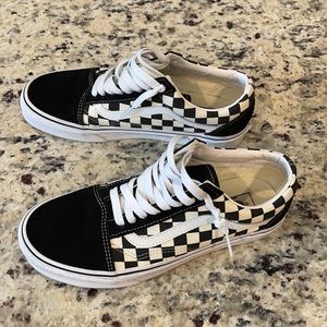 Vans shoes size 9 women….size 7.5 men unisex